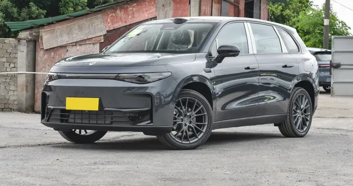 尚界H5预售16.98万起，到底划不划算？比过零跑C10再说话