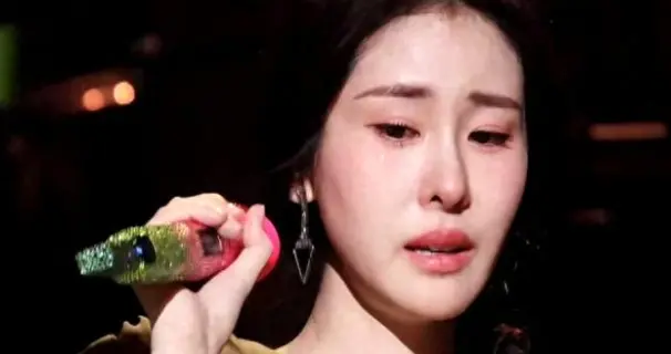 善恶终有报!管不住下半身的张碧晨,如今被《歌手》撕掉最后的体面