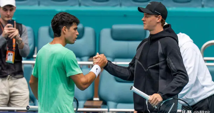 女子网坛每个人都像冠军，男子网坛除“辛卡拉斯”都不像冠军？