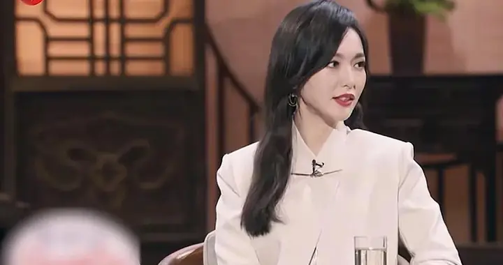 唐嫣摊上事儿了，上一个被说“很装”的人在娱乐圈几乎成了透明人