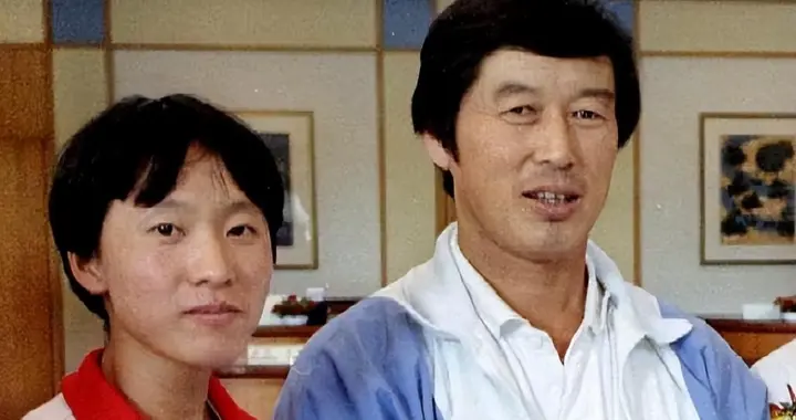 退役移居美国，三个孩子三个爹，52岁“东方神鹿”王军霞现状如何