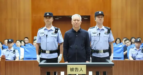 内政与外溢：恒大案落幕，旧有“政商捆绑”模式的终结