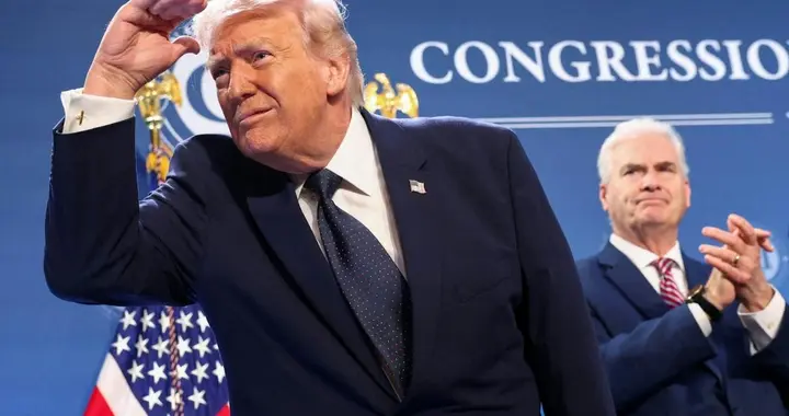 特朗普踩下战争刹车，伊朗求援中国，王毅给出明确态度