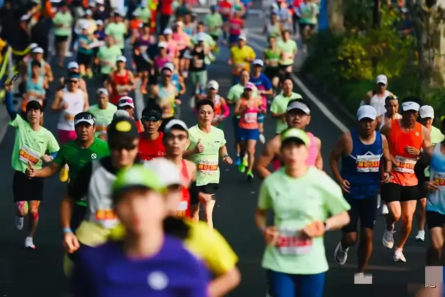 瞎指挥!杭州马拉松前三名都打破赛会纪录 但原本的第一名丢了冠军