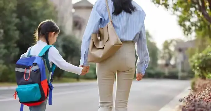 生育率跌破警戒线：不是年轻人不想生，是卷不动这场人生！