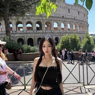 彩虹吃瓜娱乐：网红模仿王思聪女友懒懒的穿