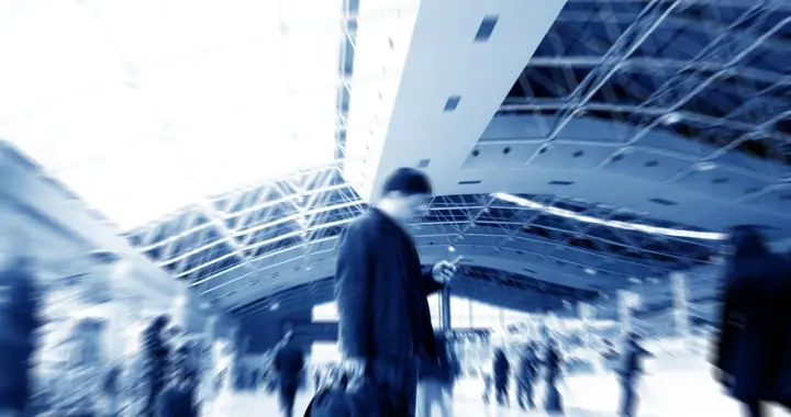 人到中年才懂：真正毁掉一个人的，从来不是贫穷和辛苦