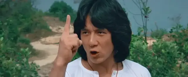 成龙影史上第一个“龙女郎”叫雪梨，她是米雪的妹妹