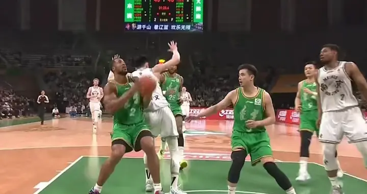 辽宁男篮vs浙江，打完五场球，三点事实很清楚，摆双塔有一战之力