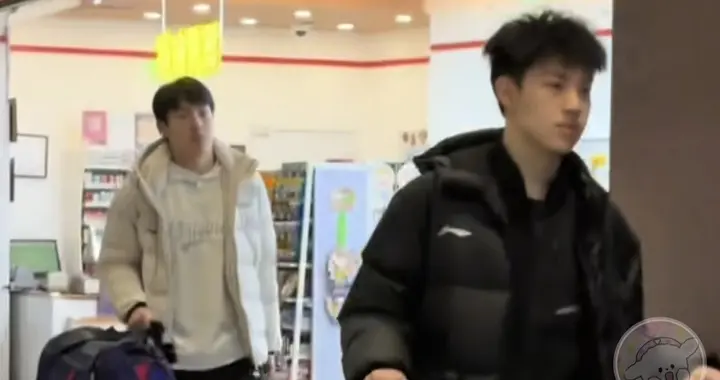 黄友政温瑞博回北京，陈振江发分享生活，林诗栋、向鹏来互动