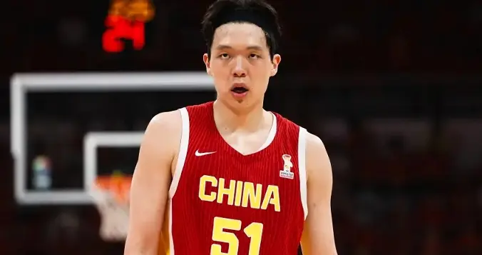 19分惨败！杨瀚森罚球6中3+4犯规+空篮三不沾，中国男篮迎生死战