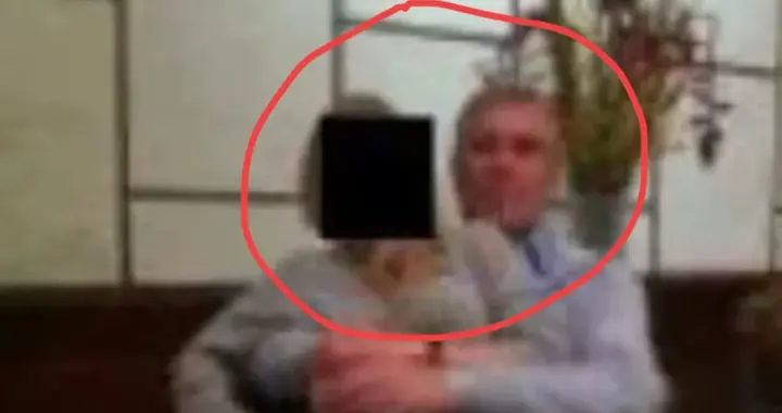 安德鲁丑照又曝光：怀抱女性紧贴对方隐私部位，服装细节引热议！