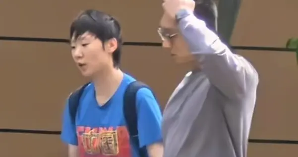 王曼昱太刻苦！一日三训备战伦敦。与新体能教练畅聊，关系变融洽