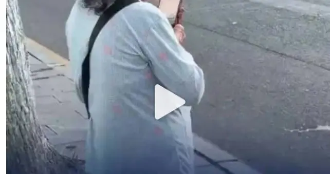 多么痛的领悟，老人被弹窗广告，困住无法联系家人
