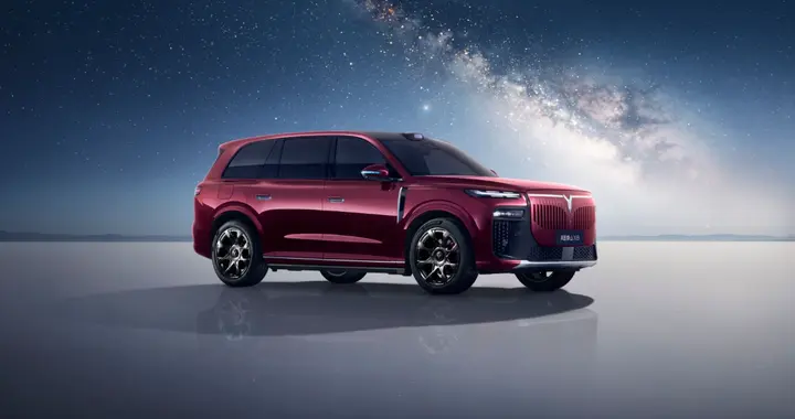 泰山X8首搭华为双15.6英寸双联屏，“境”“界”没用上岚图先用了