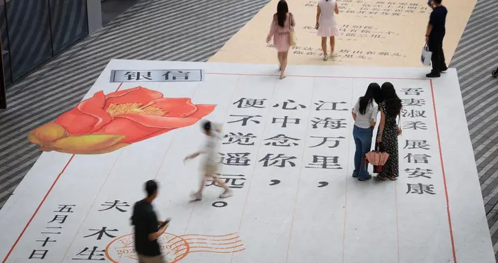 给阿嫲的情书上映一个月了，新加坡的县级融媒体，还在冲中国破防