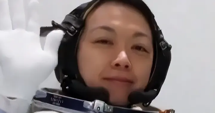 刚上太空仅一夜，炸出一堆牛鬼蛇神，香港航天员黎家盈刺痛了谁？