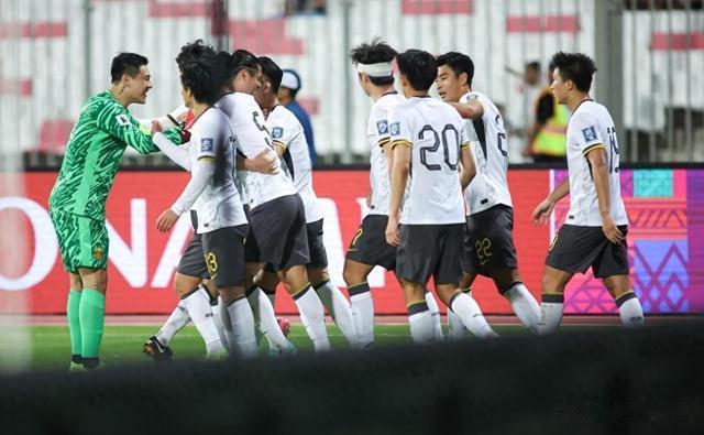 张玉宁绝杀国足逆转巴林，历史之战再续辉煌