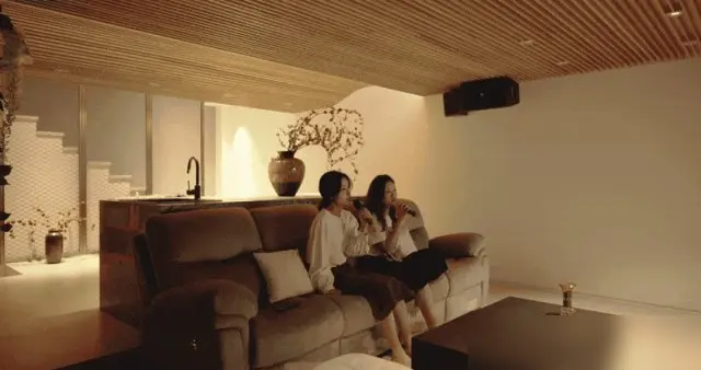 深圳一家六口，给5层别墅装上大蚊帐，养眼又实用