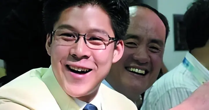 霍启刚申报 35 项全球物业引两极评价，坦荡才是豪门立足的底气