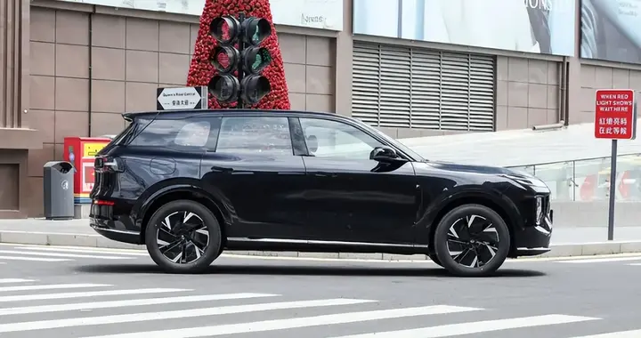 触控中控屏+简洁仪表，长安启源Q07科技感如何？