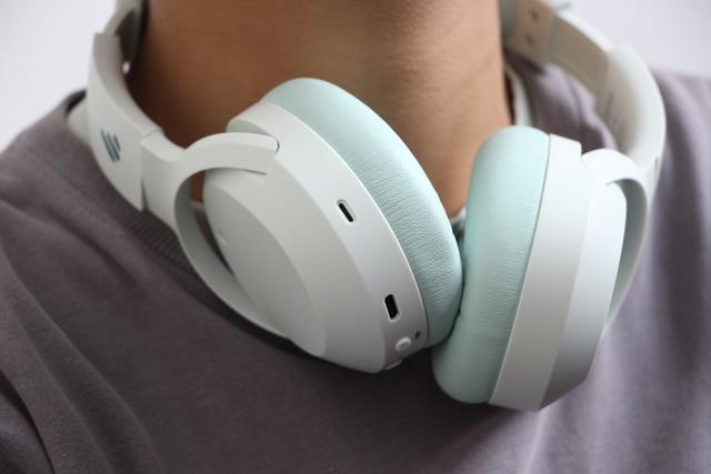 音质和颜值一样能打的降噪耳机，漫步者W820NB头戴式耳机上手体验