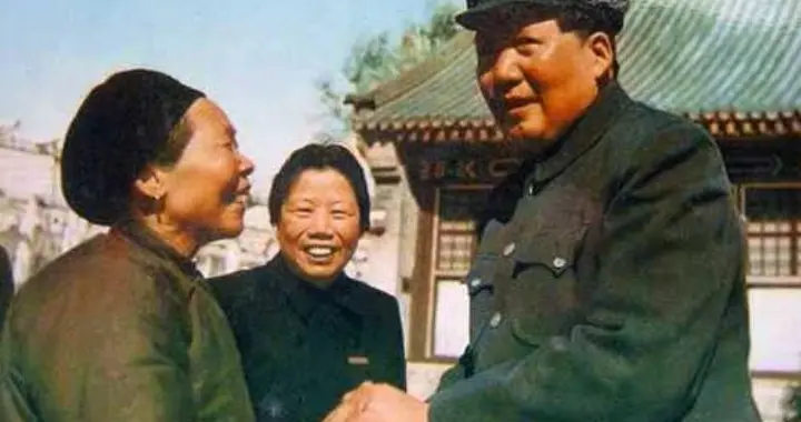 1953年毛主席宴请邓芳芝，因何称“我们都是烈属”背后有什么故事