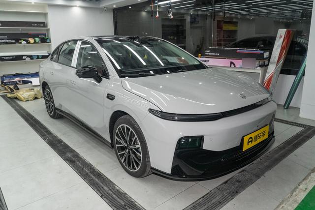 13.58万就能买到激光雷达版轿车！续航650km，零跑B01如何？