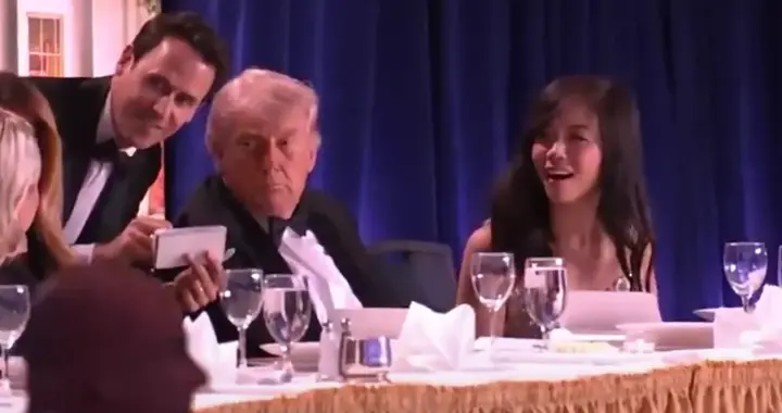 白宫晚宴枪击现场：特朗普与华人美女同台，枪响特种兵持长枪上台