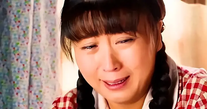 忘本早有预兆！闫学晶和前夫离婚真相被曝：出名后看上大款，飘了