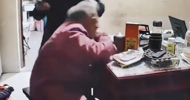 他把妈妈打到倒地，听到这句话后你会感到愤怒吗？家暴事件引热议