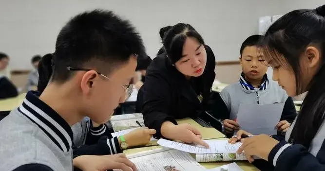 城乡教育状况值得思考，生源和师资的两难局面如何破解？