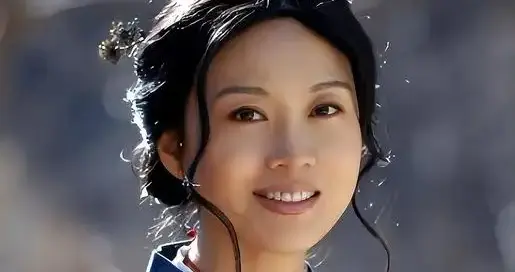 宁愿净身出户，也要与闫妮离婚的邹伟，19年过去现状如何