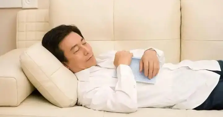 医生发现：坚持睡午觉的高血压患者，不出半年，或有这5个变化