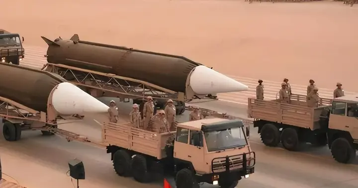 这个国家一口气花150亿请中国驻军，又花35亿买导弹，付款极爽快