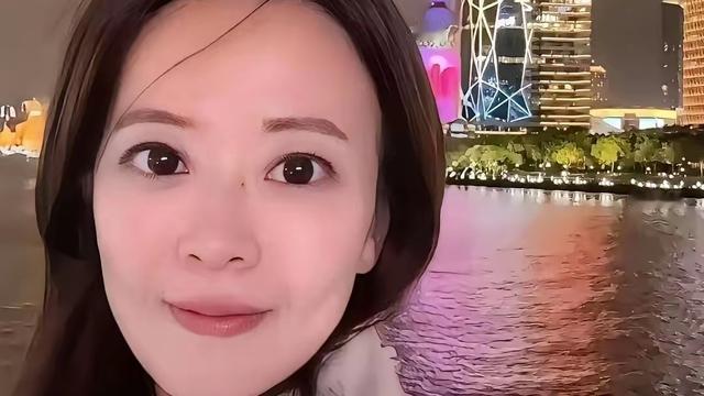 田边欢欣摘棉花：国民党发言人江怡臻参加完