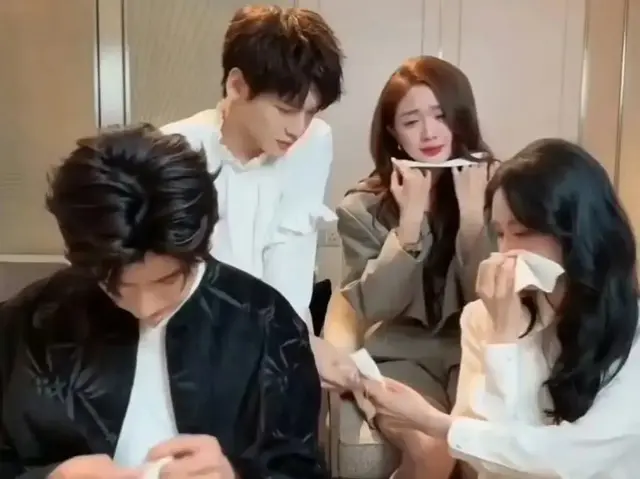 淮水竹亭大结局这是干什么？剧播的不好演员陪看全都哭的前仰后合