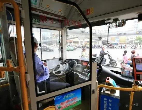 贵州一名退伍兵用优待证乘公交被司机拒，让人深思为何全国不统一