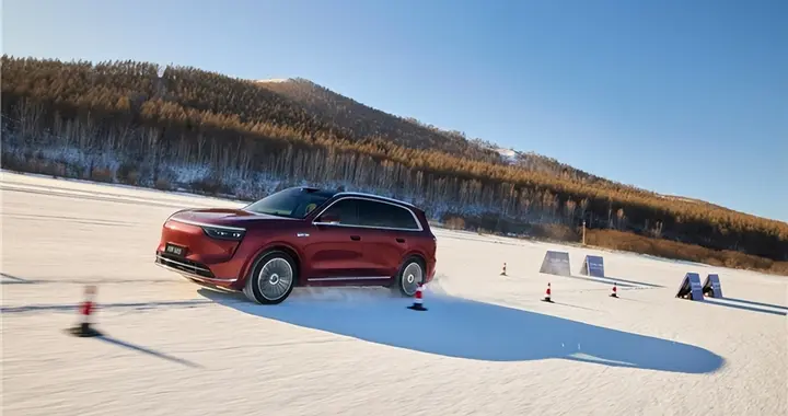 智慧赋能，全维守护：问界M8重塑冬季长途出行新体验