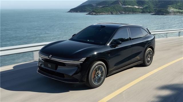 春节购车新趋势:极氪7X、新Model Y、智界R7三车横评