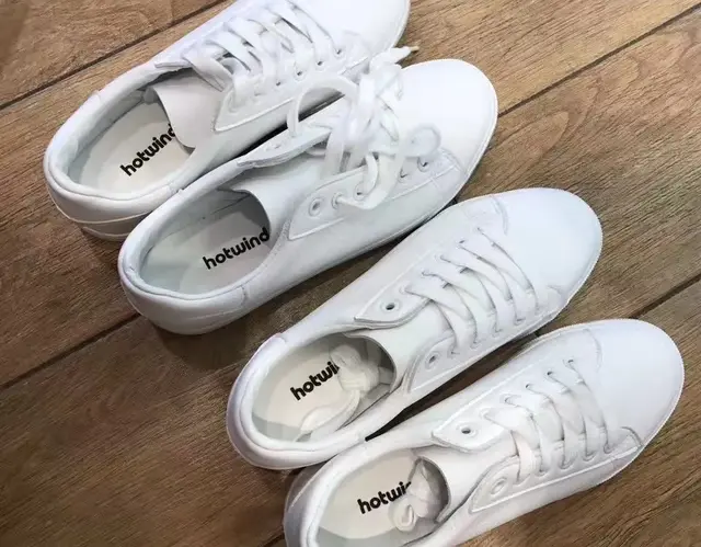 每个人心中是不是都有双属于自己的一双小白鞋，记忆中的那双！