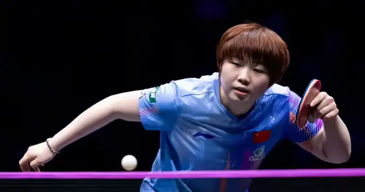 刺耳！重庆赛场主场霸凌蒯曼赢球不敢笑，孙颖莎粉丝丢尽国乒脸！