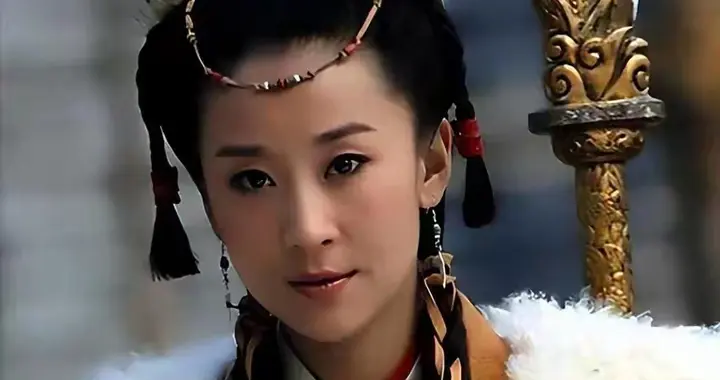 53岁穆桂英惨死崖底，百岁佘太君哭碎山崖，朝廷却装聋！