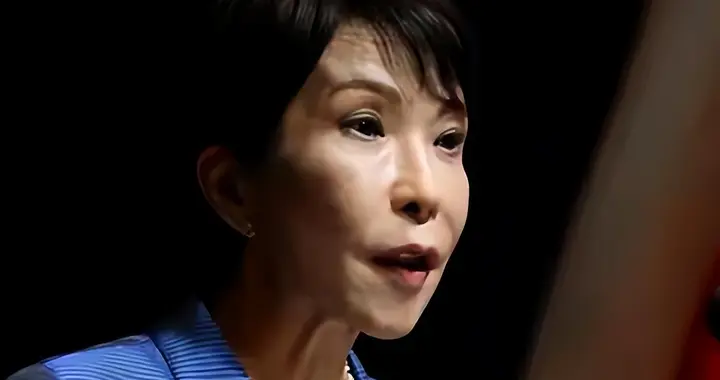 高市搬出压箱底的王牌访华，深陷困境的日本，把和解希望托付给他