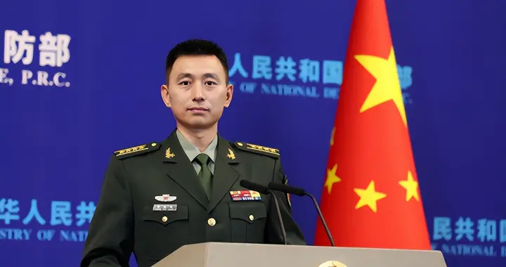 解放军用中文、日文和英文通告全球，绝不让侵略者踏上中国领土