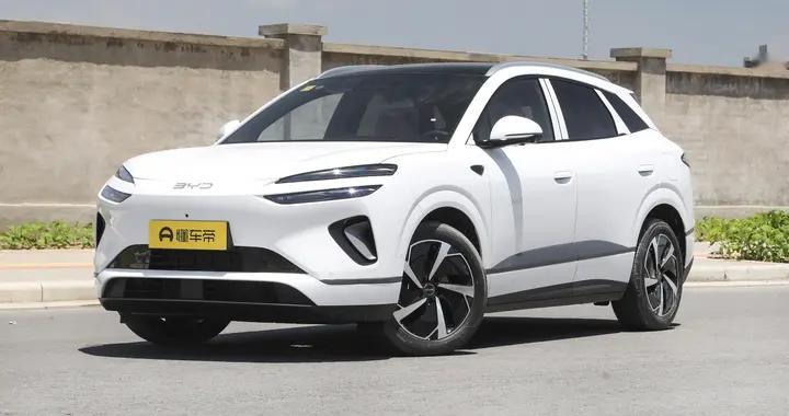 年底买车看这款，13.98万起，油耗4.6L+大五座，海狮06 DM-i真带劲