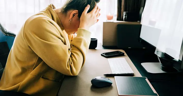 Nature子刊实锤:一上班大脑就在“中毒”，不休息真的会变傻