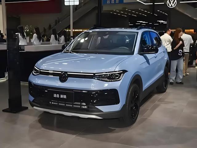 大众终于“妥协了”从12万跌至7万，油耗5L喝92，30天大卖24348台