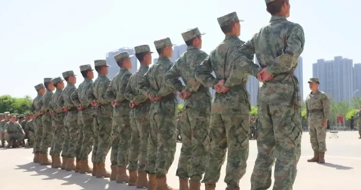 85年高考完，班主任嘲笑我是要饭命，多年后部队转业再偶遇她懵了