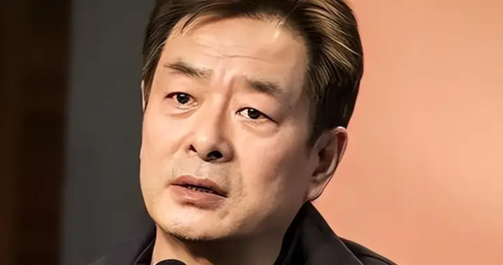 钱再多有什么用！72岁濮存昕坦言：不敢老去，怕没人照顾年迈母亲